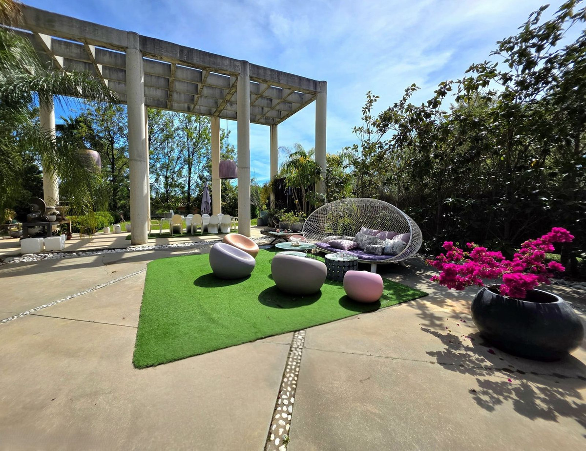 5 Bedroom Villa in Estepona - Photo 45