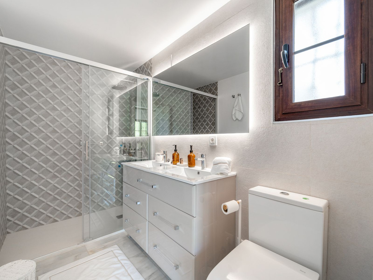 3 Bedroom Villa in Marbella - Photo 19