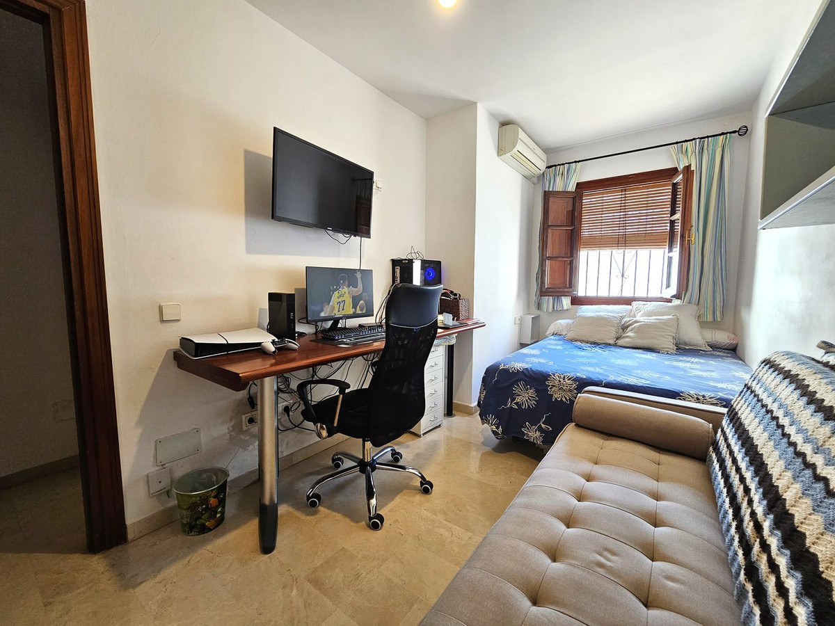 3 Bedroom Townhouse in Benahavís - Photo 17
