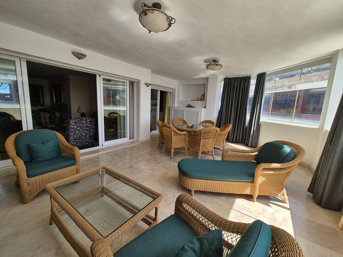 2 Bedroom Apartment in Marbella - Photo 9