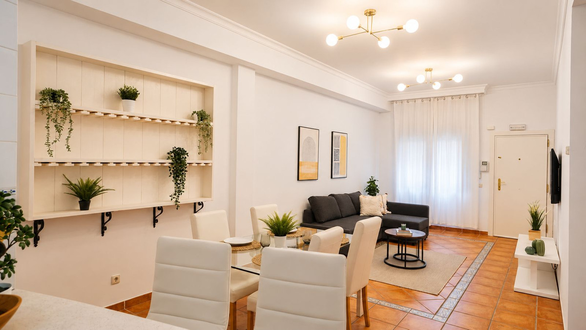 1 Bedroom Apartment in Benahavís - Photo 6