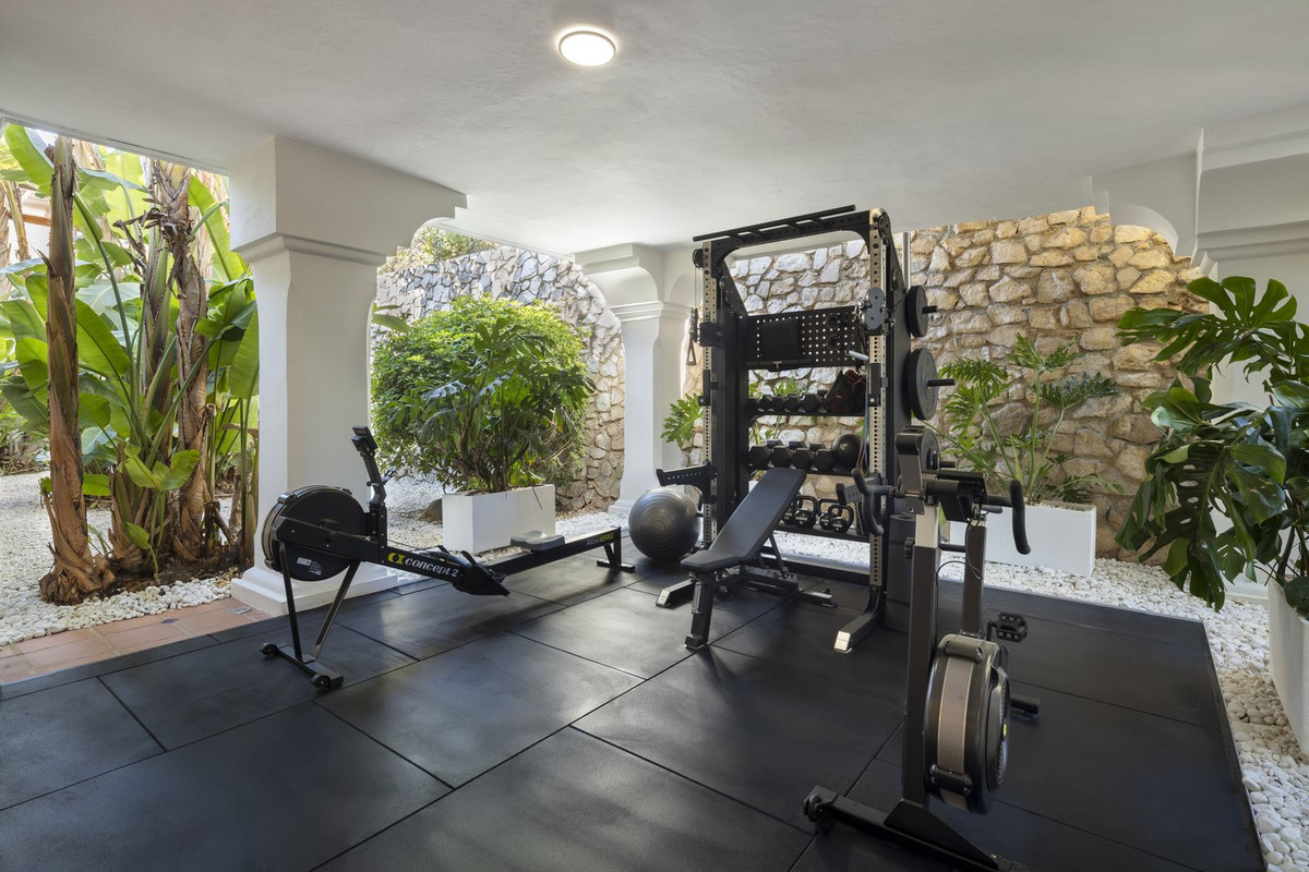 12 Bedroom Villa in Marbella - Photo 26