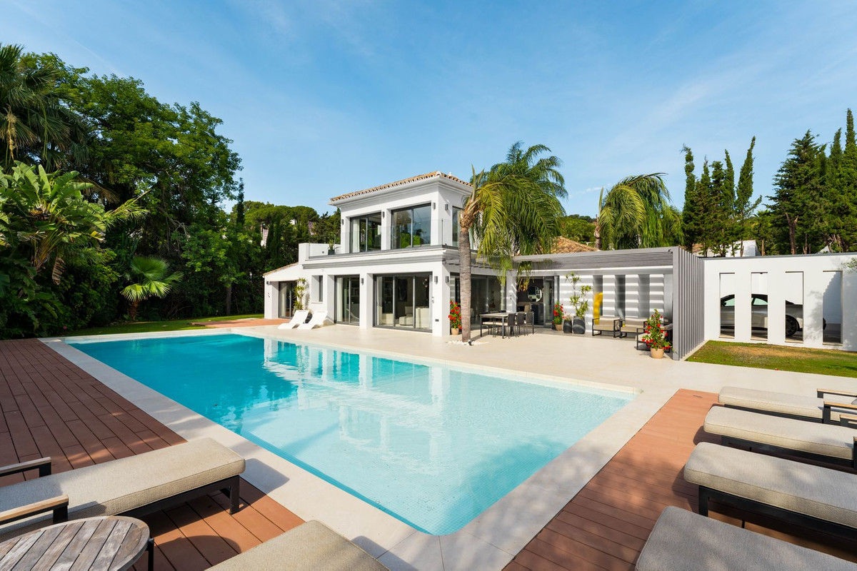 4 Bedroom Villa in Marbella - Photo 64