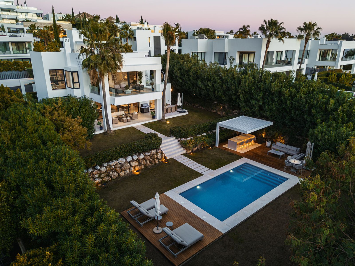 6 Bedroom Villa in Marbella - Photo 35