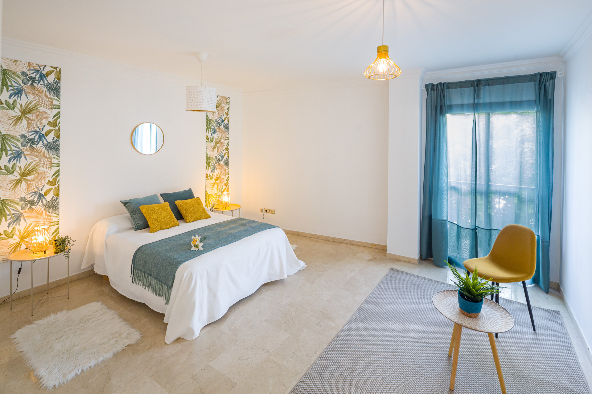 2 Bedroom Apartment in Marbella - Photo 3