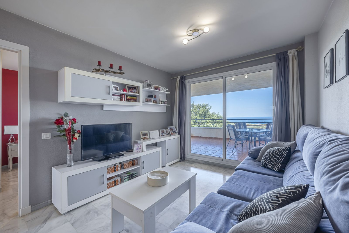 3 Bedroom Apartment in Casares - Photo 4