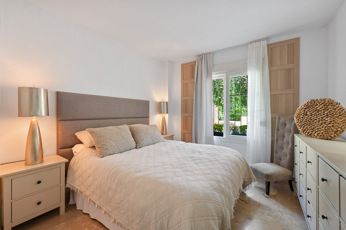 3 Bedroom Apartment in Marbella - Photo 16
