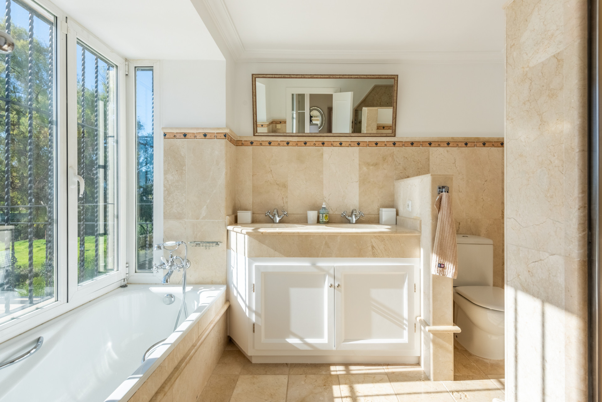5 Bedroom Villa in Benahavís - Foto 16