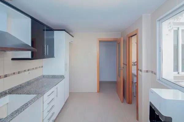 Chalet de 4 dormitorios en Valencia – Foto 5
