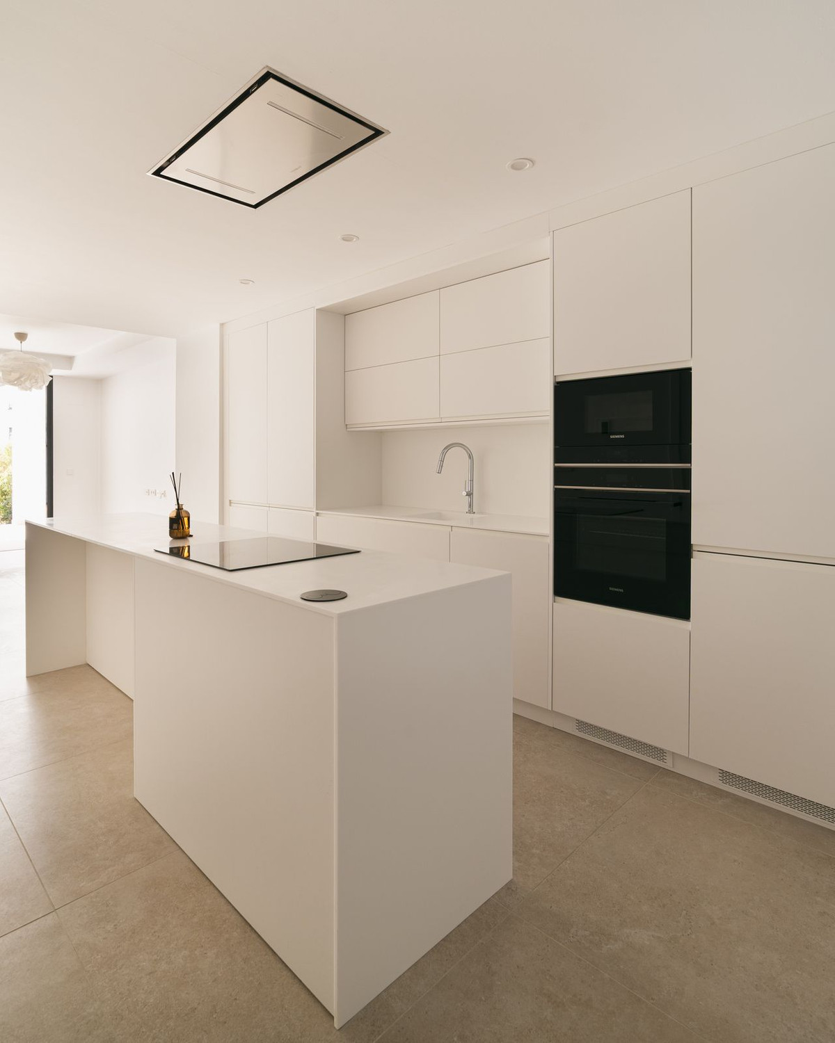 3 Bedroom Apartment in Estepona - Photo 6