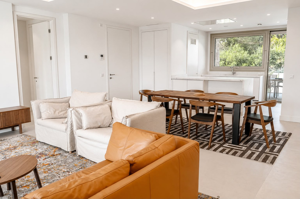 3 Bedroom Apartment in Marbella - Photo 8