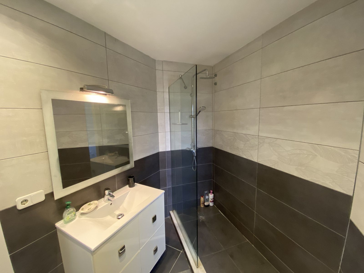 3 Bedroom Villa in Estepona - Photo 11