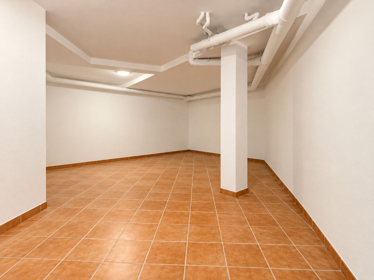 3 Bedroom Townhouse in Estepona - Photo 12