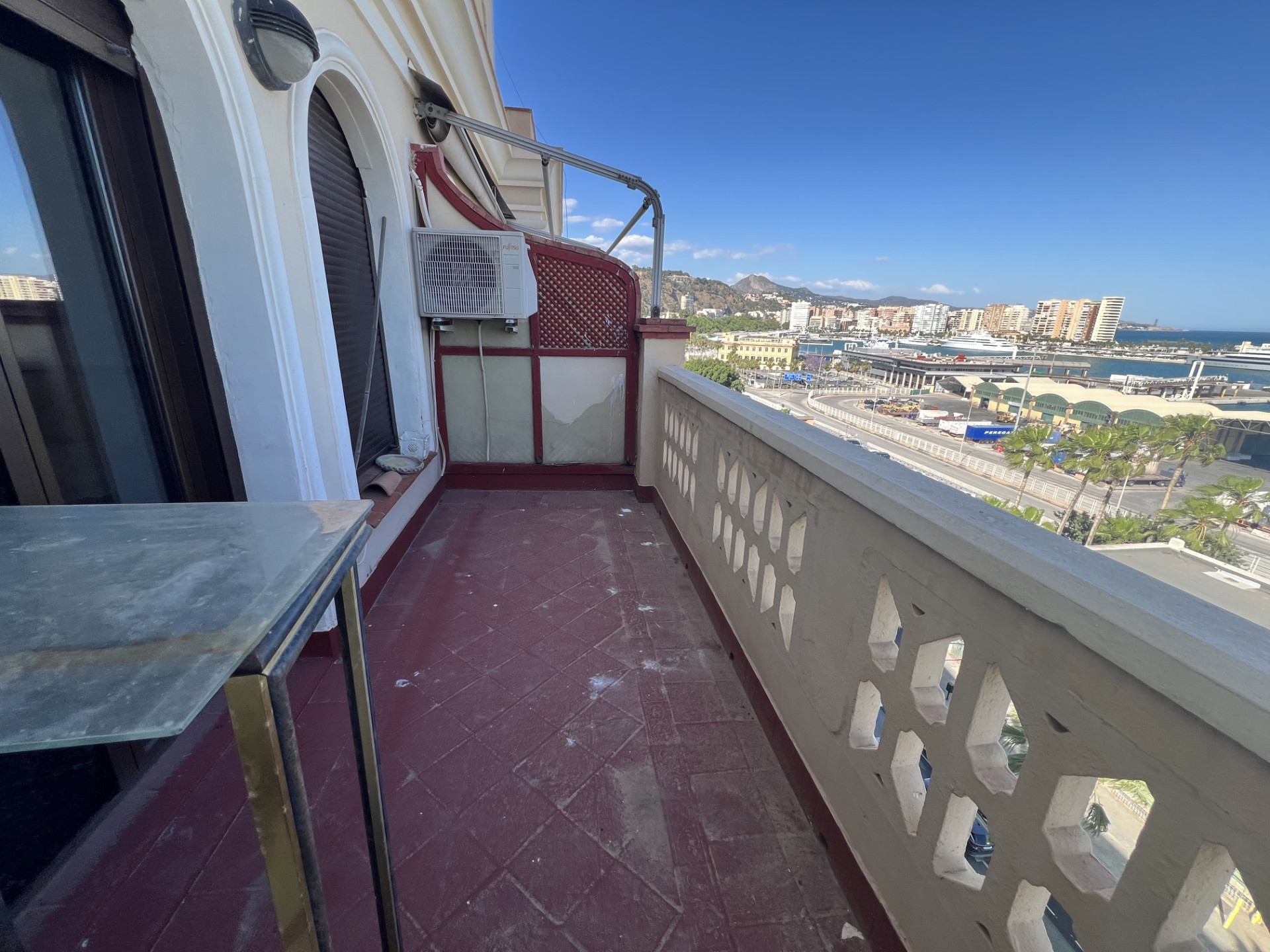 5 Bedroom Penthouse in Málaga - Photo 25
