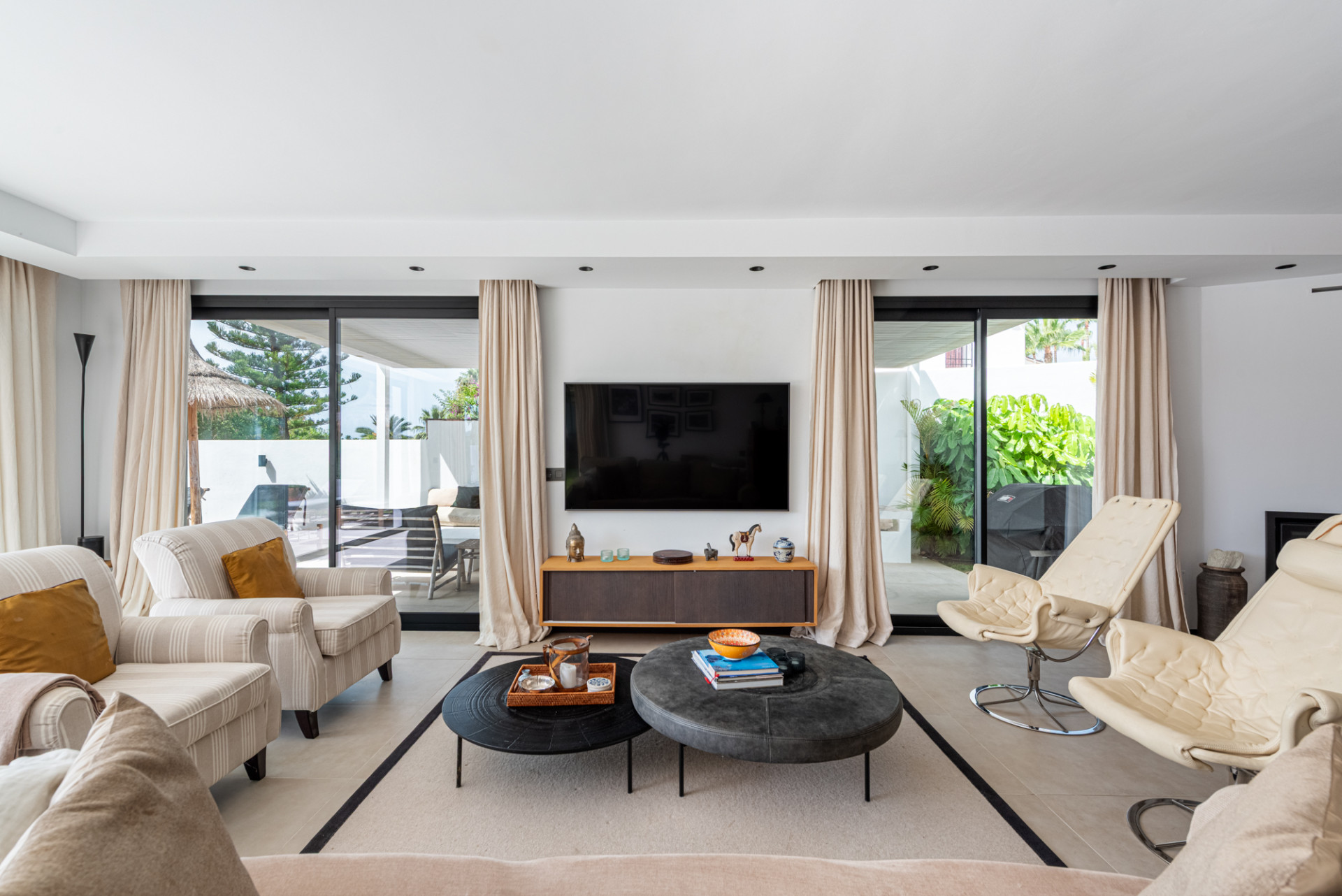 4 Bedroom Villa in Marbella - Photo 7