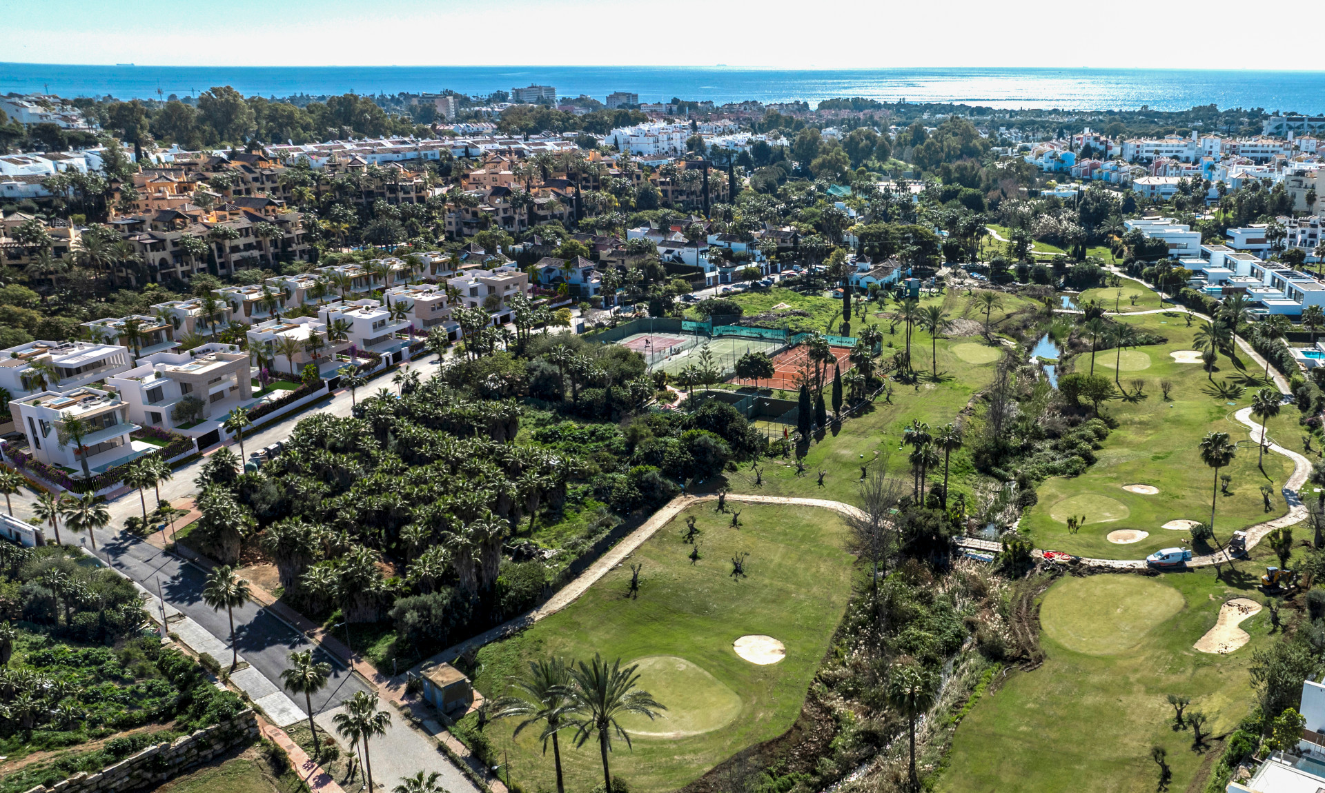 5 Bedroom Villa in Estepona - Photo 9