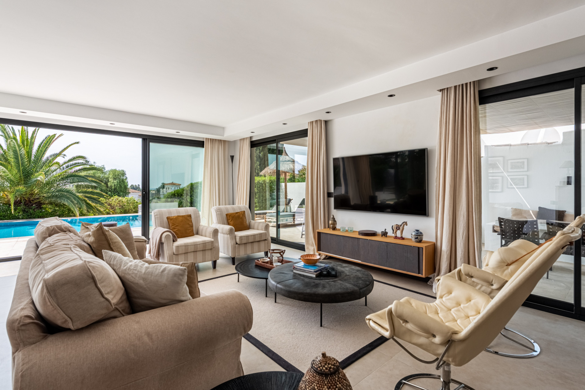 4 Bedroom Villa in Marbella - Photo 5
