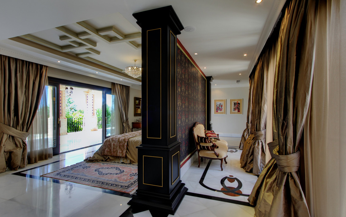 6 Bedroom Villa in Marbella - Photo 25