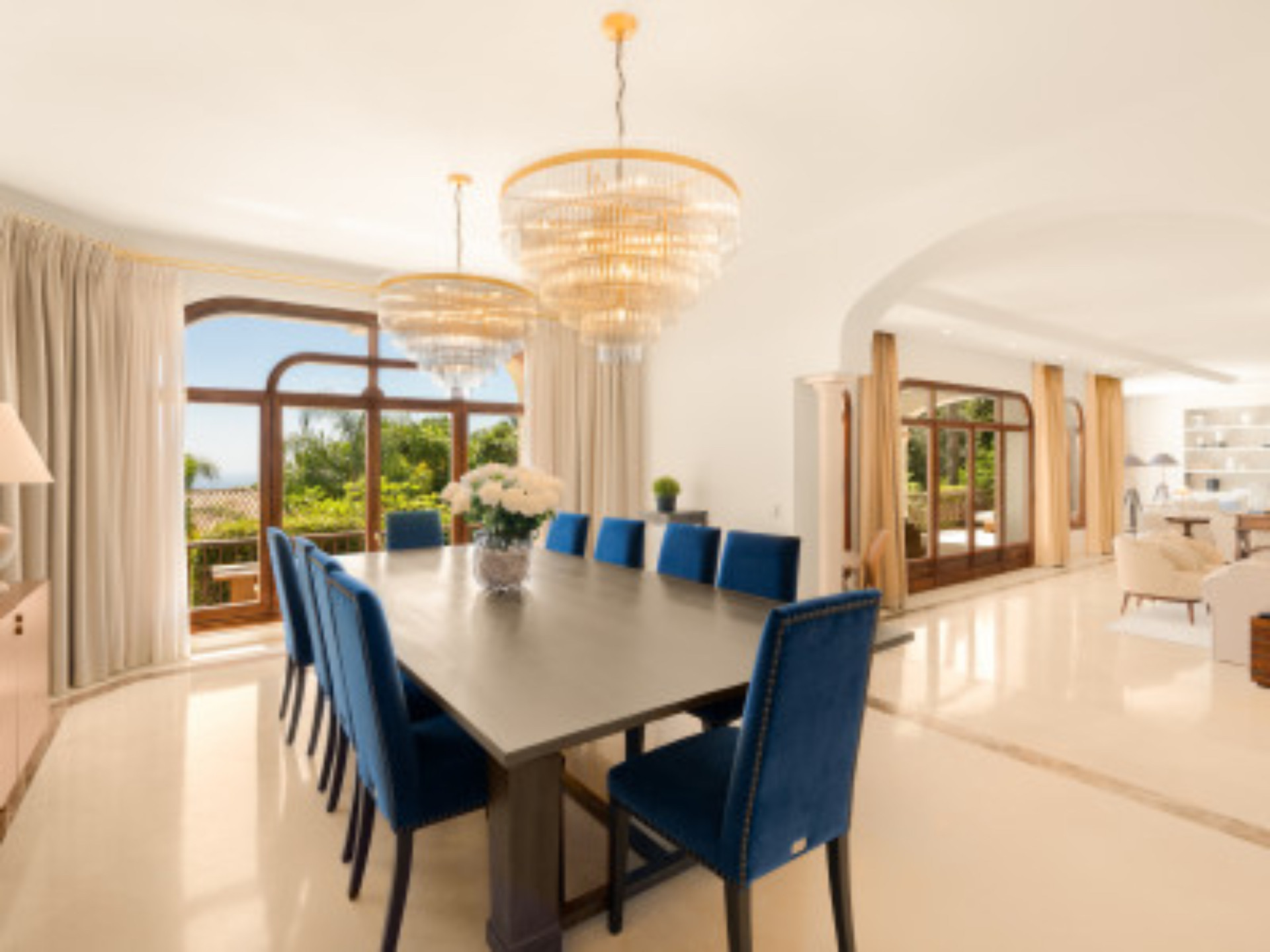 6 Bedroom Villa in Marbella - Photo 4