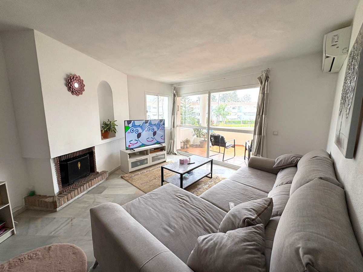 2 Bedroom Apartment in Mijas - Photo 10