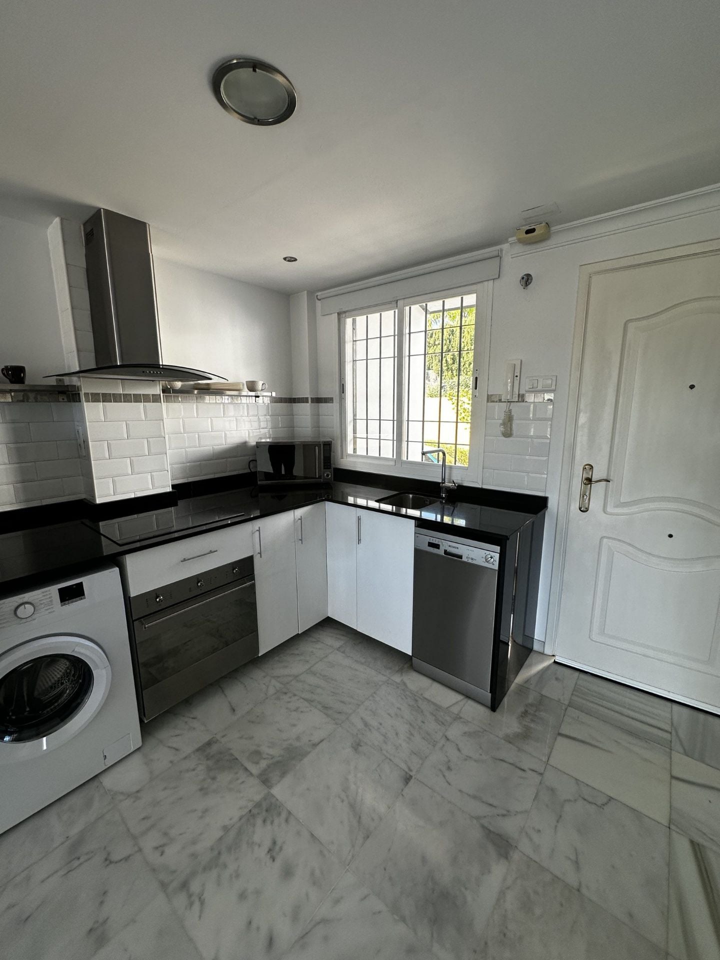2 Bedroom Apartment in Marbella - Foto 6