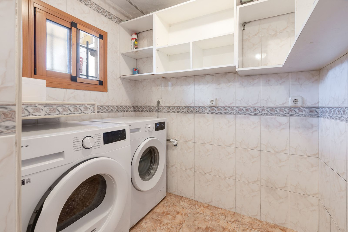 4 Bedroom Townhouse in Torremolinos - Photo 14