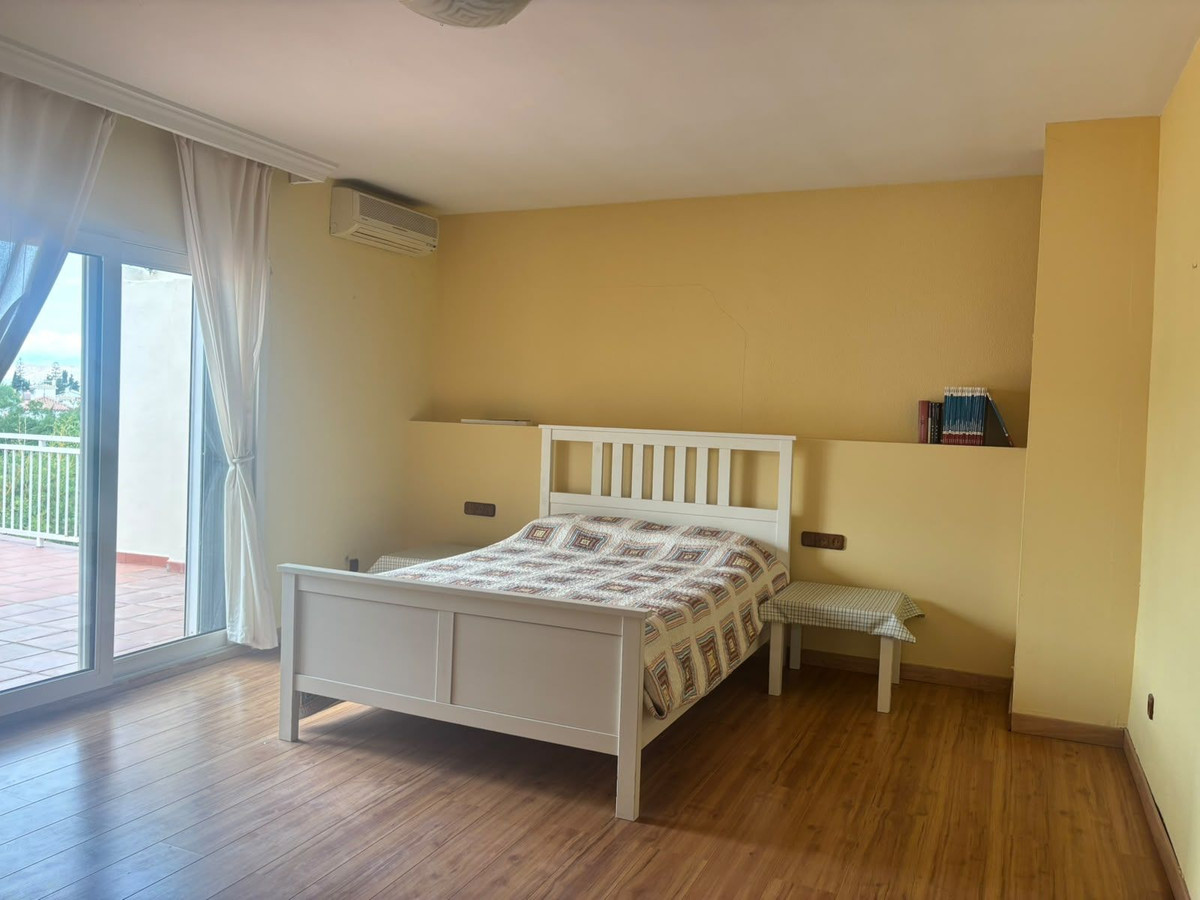 6 Bedroom Villa in Alhaurín de la Torre - Photo 20