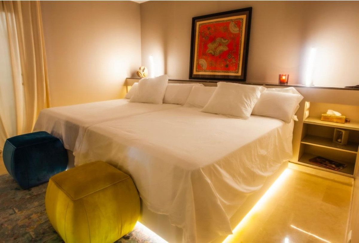 2 Bedroom Apartment in Marbella - Photo 13