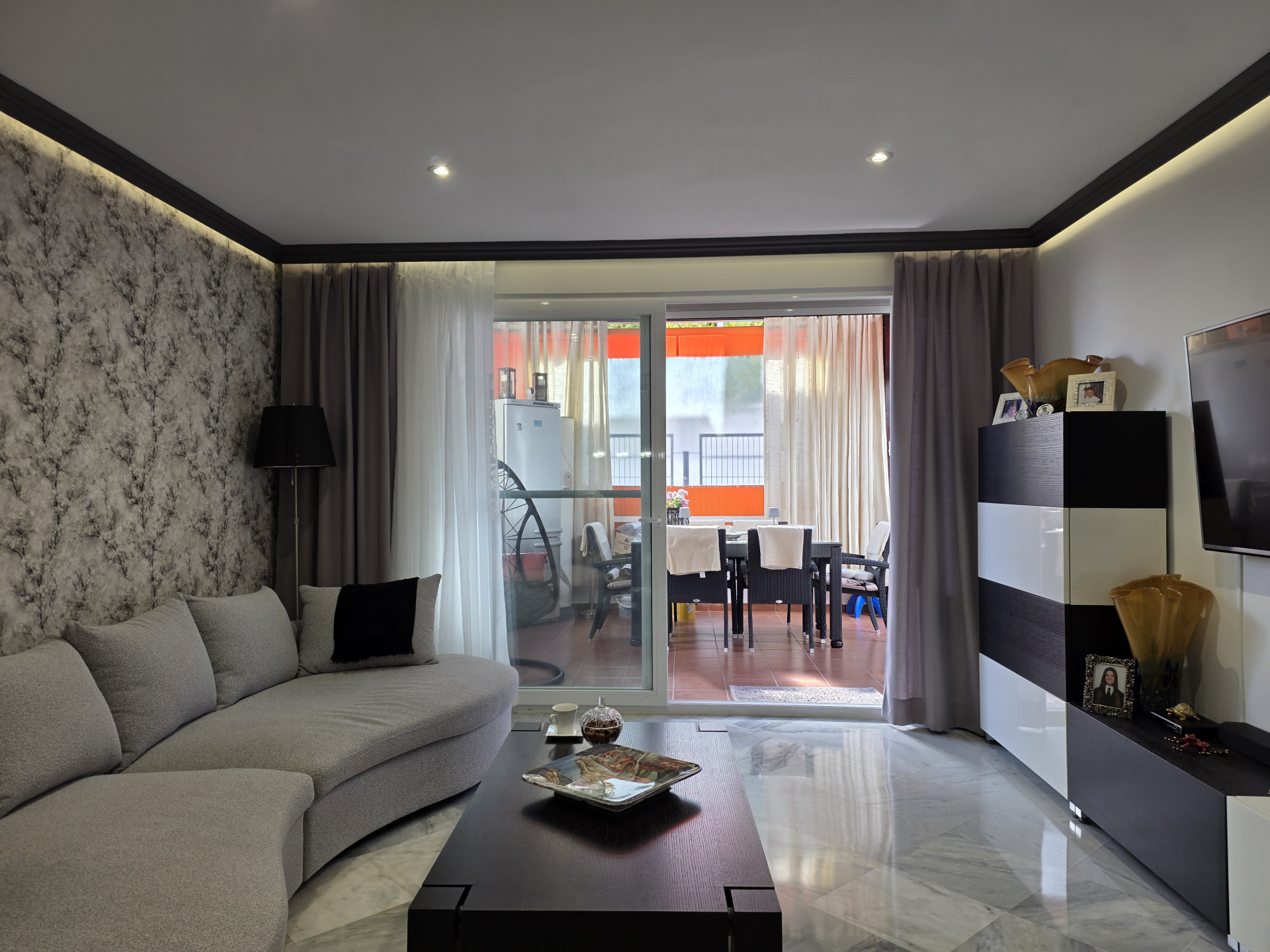 4 Bedroom Townhouse in Marbella - Photo 2