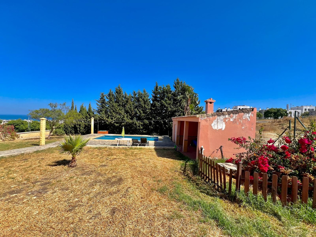 6 Bedroom Villa in Estepona - Photo 45