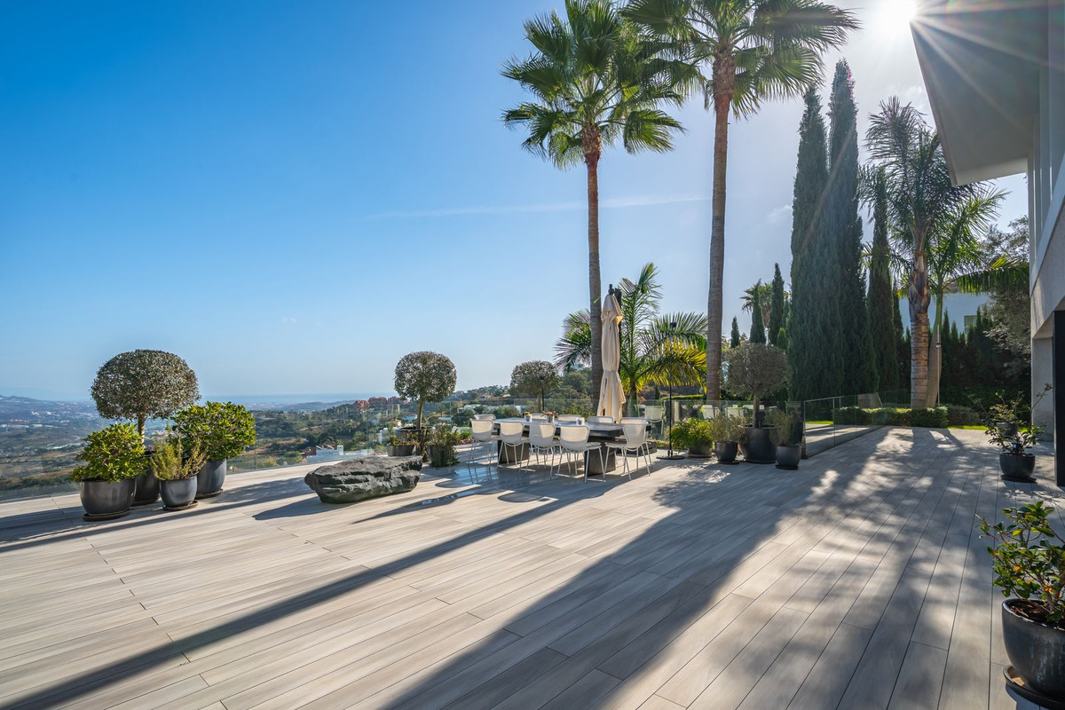 6 Bedroom Villa in Marbella - Photo 11