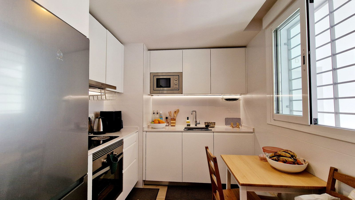 3 Bedroom Apartment in Marbella - Photo 13