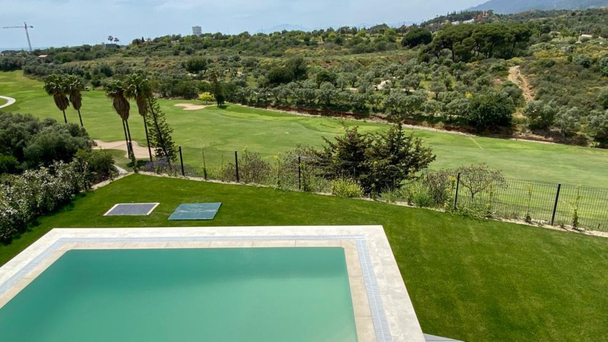 4 Bedroom Villa in Marbella - Photo 9