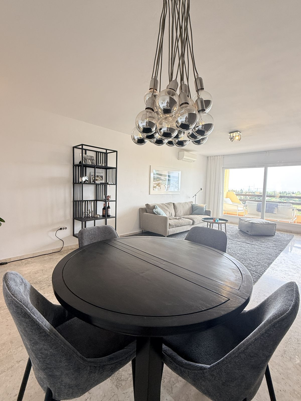 2 Bedroom Apartment in Estepona - Photo 6