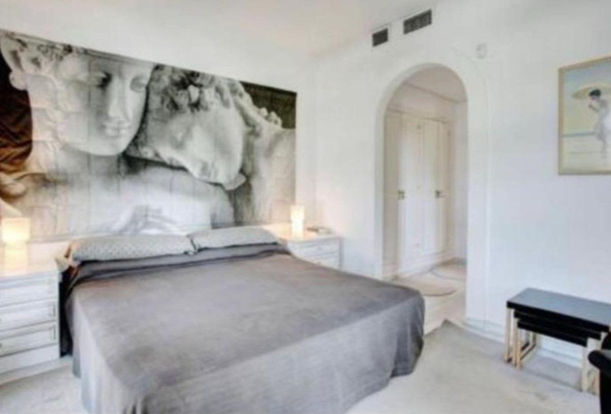 3 Bedroom Apartment in Marbella - Photo 11