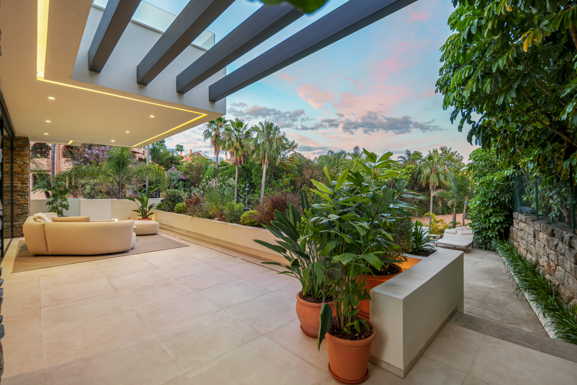4 Bedroom Villa in Estepona - Photo 14