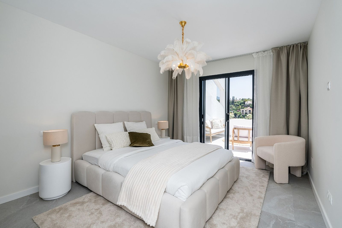 3 Bedroom Apartment in Benahavís - Photo 29