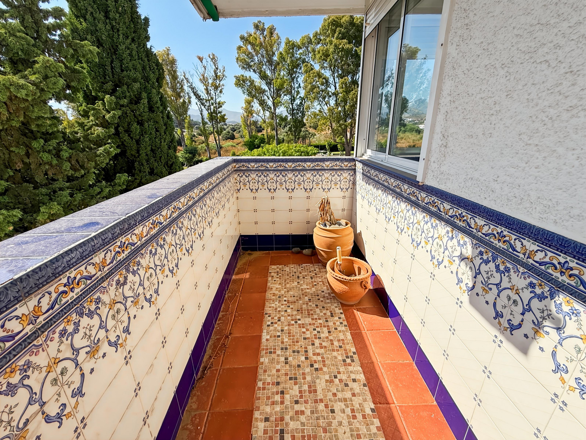3 Bedroom Apartment in Estepona - Photo 3