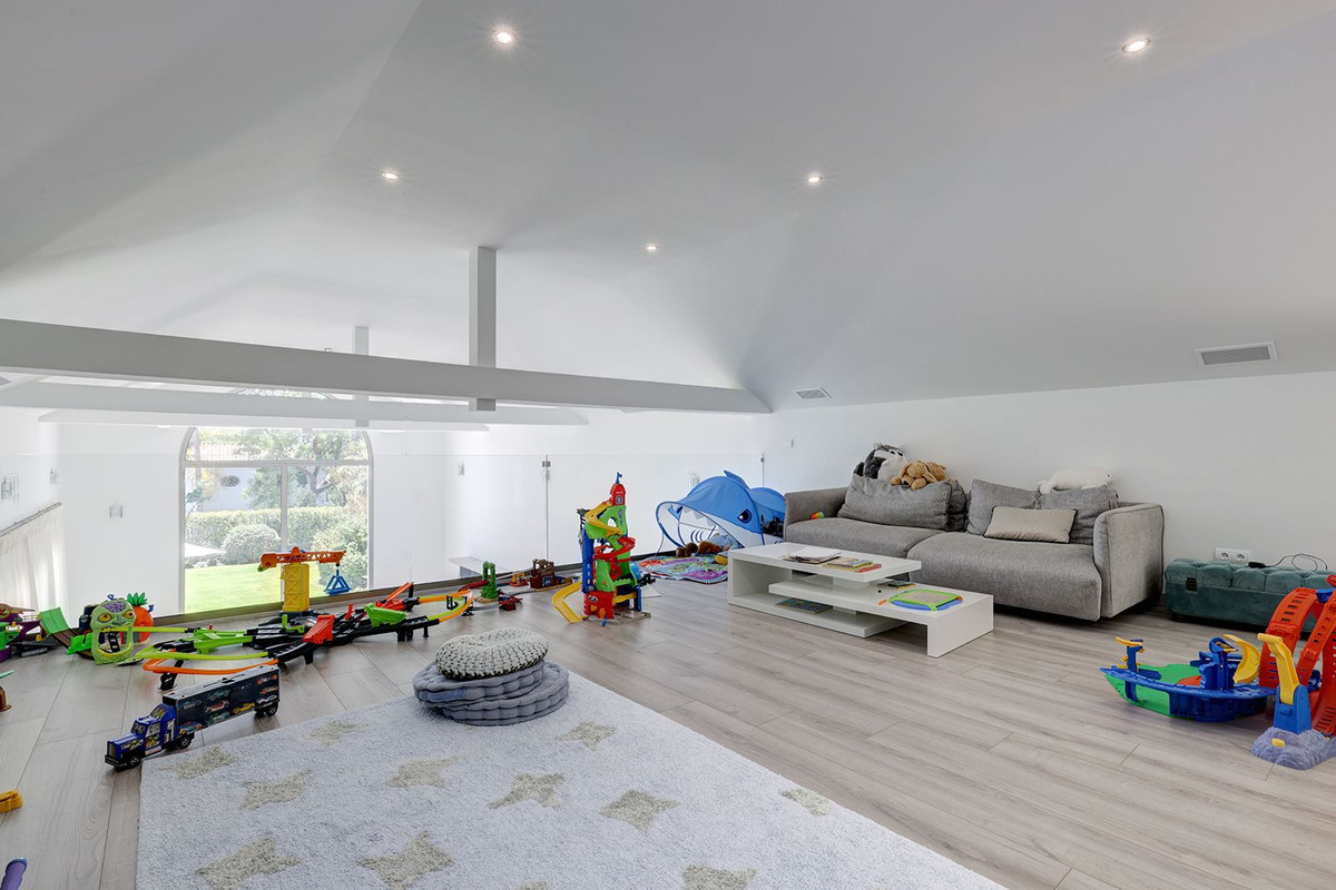 5 Bedroom Villa in Sotogrande - Photo 46