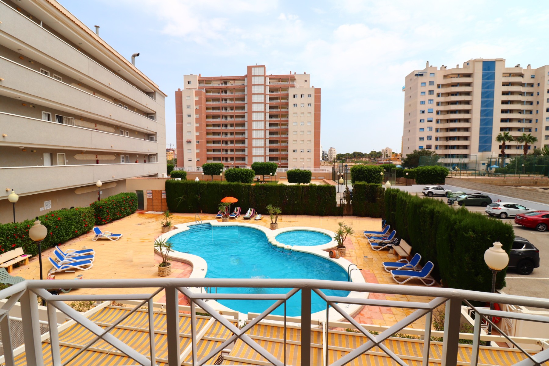 Apartamento com 2 quartos com piscina em Alicante, Espanha – Foto 2