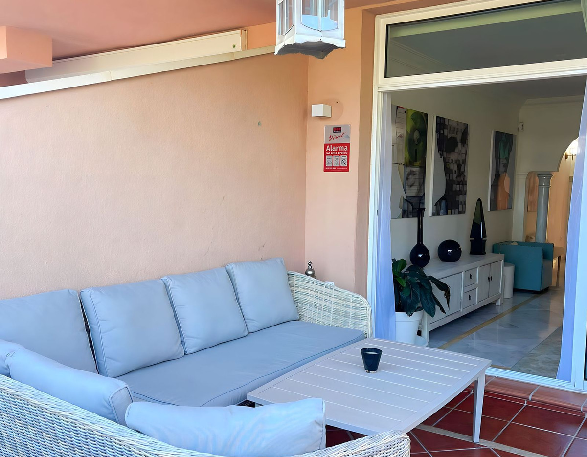 2 Bedroom Apartment in Marbella - Photo 18