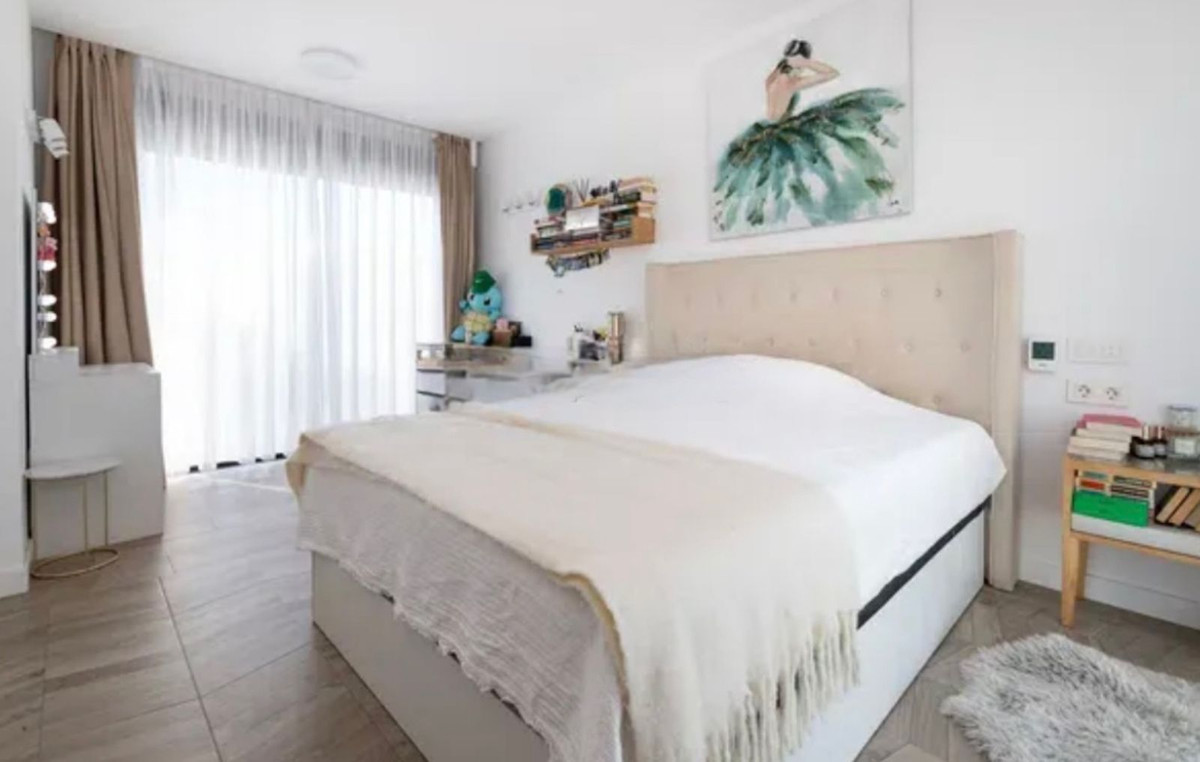 3 Bedroom Villa in Marbella - Photo 5