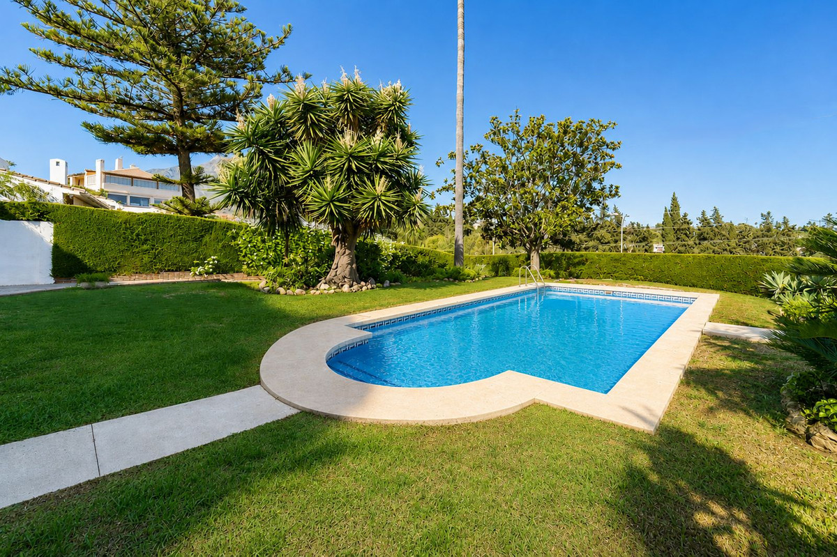 6 Bedroom Villa in Marbella - Photo 15