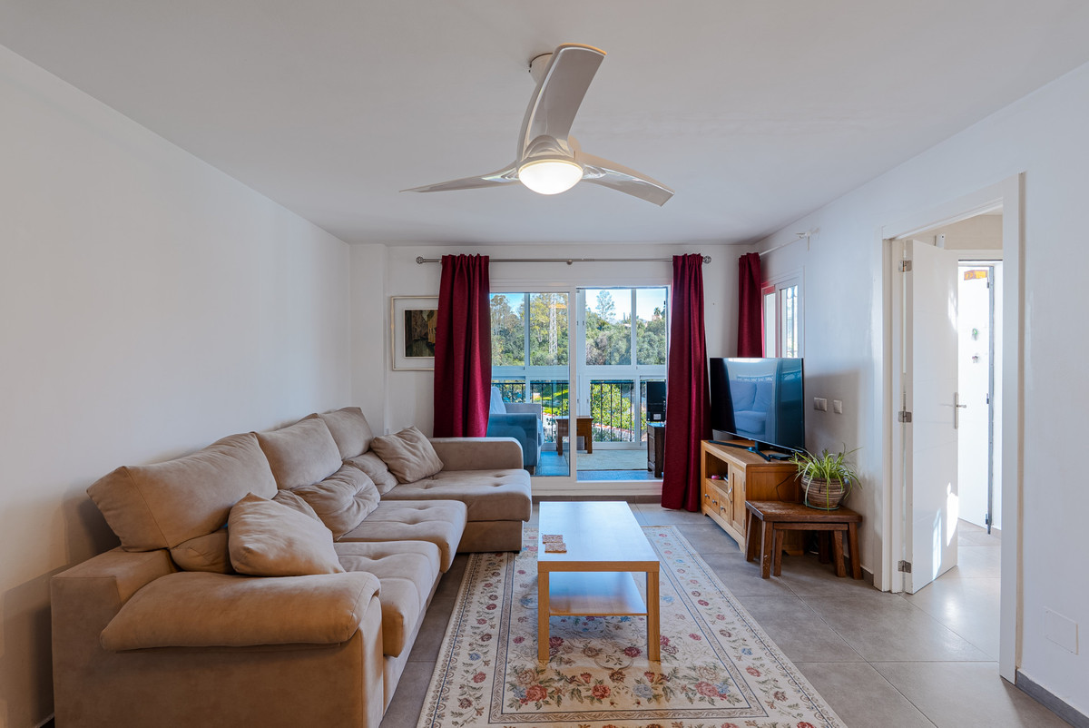 3 Bedroom Townhouse in Estepona - Photo 3