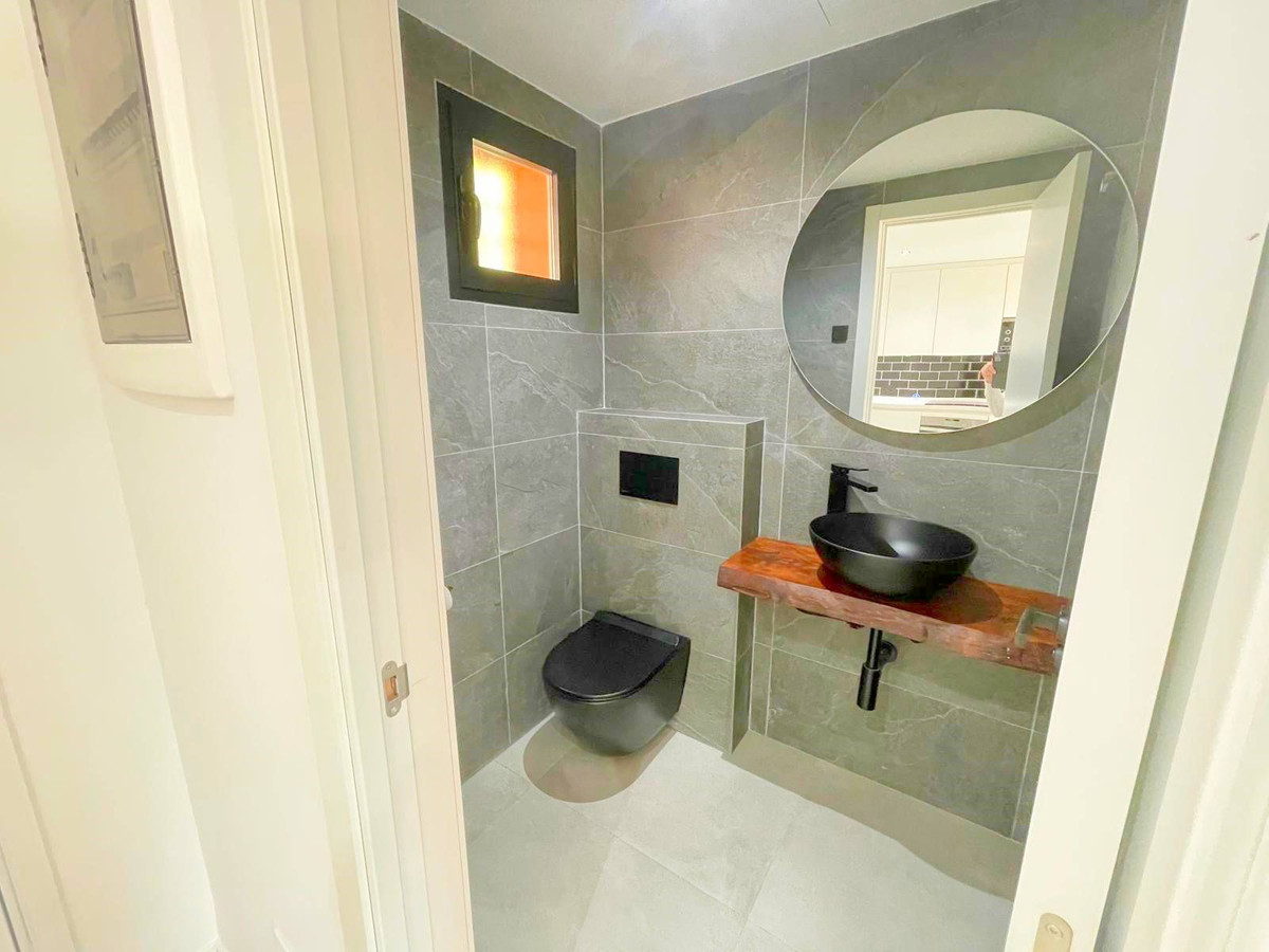 3 Bedroom Townhouse in Estepona - Photo 14
