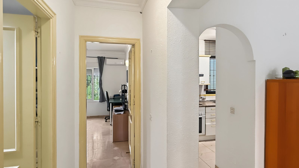 2 Bedroom Apartment in Mijas - Photo 15