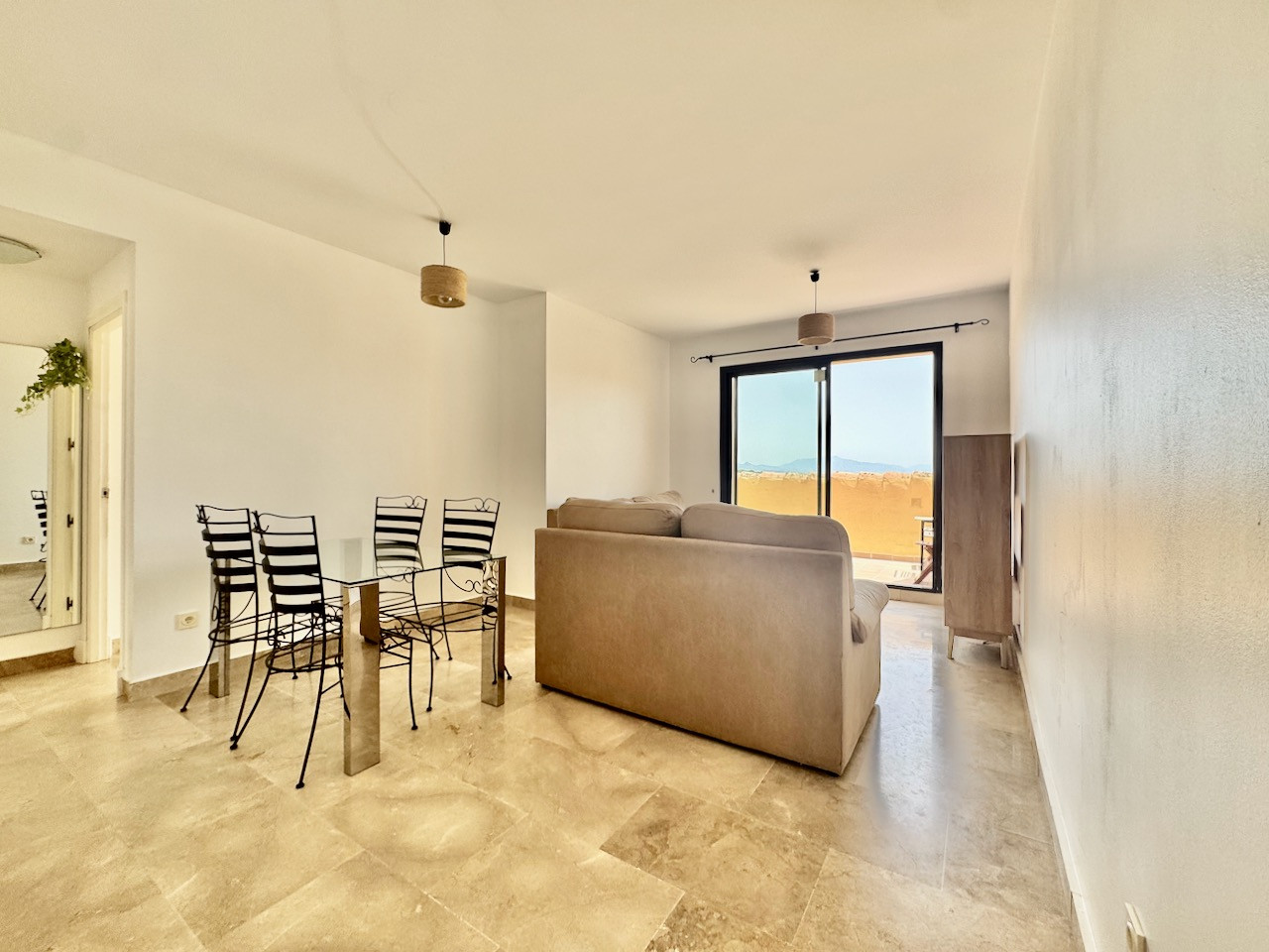 2 Bedroom Penthouse in La Duquesa - Photo 4