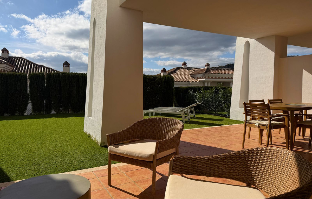 2 Bedroom Apartment in Casares - Photo 8