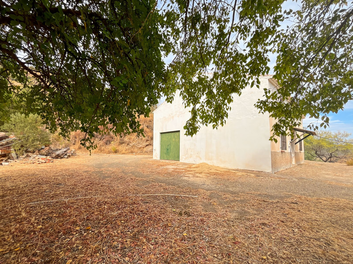5 Bedroom Country house in Málaga - Photo 12