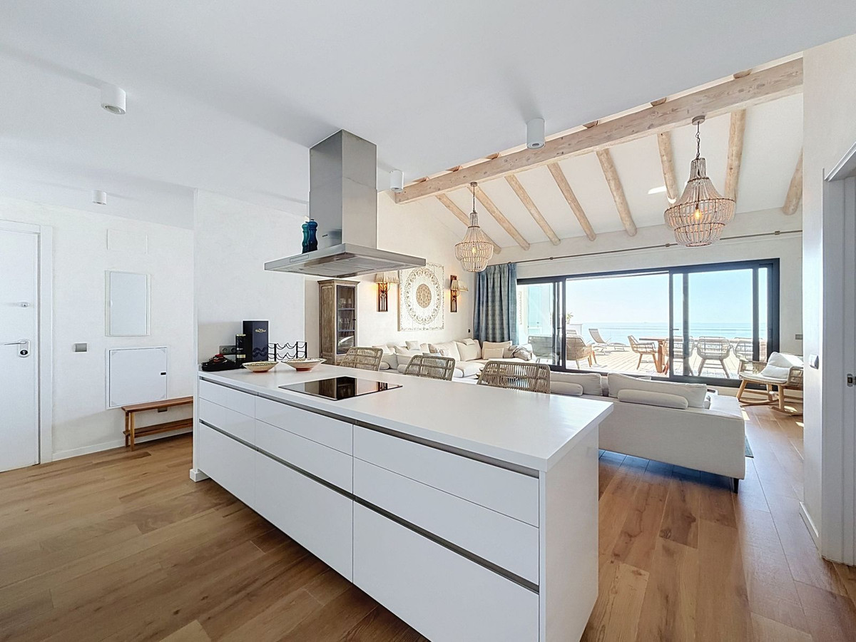 4 Bedroom Penthouse in La Alcaidesa - Photo 22